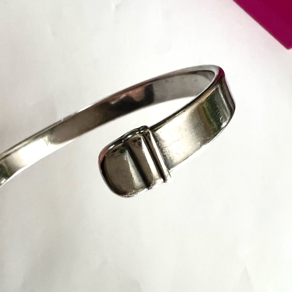 UNOAERRE Until there’s A Cure sterling silver cuff bracelet - Picture 3 of 14